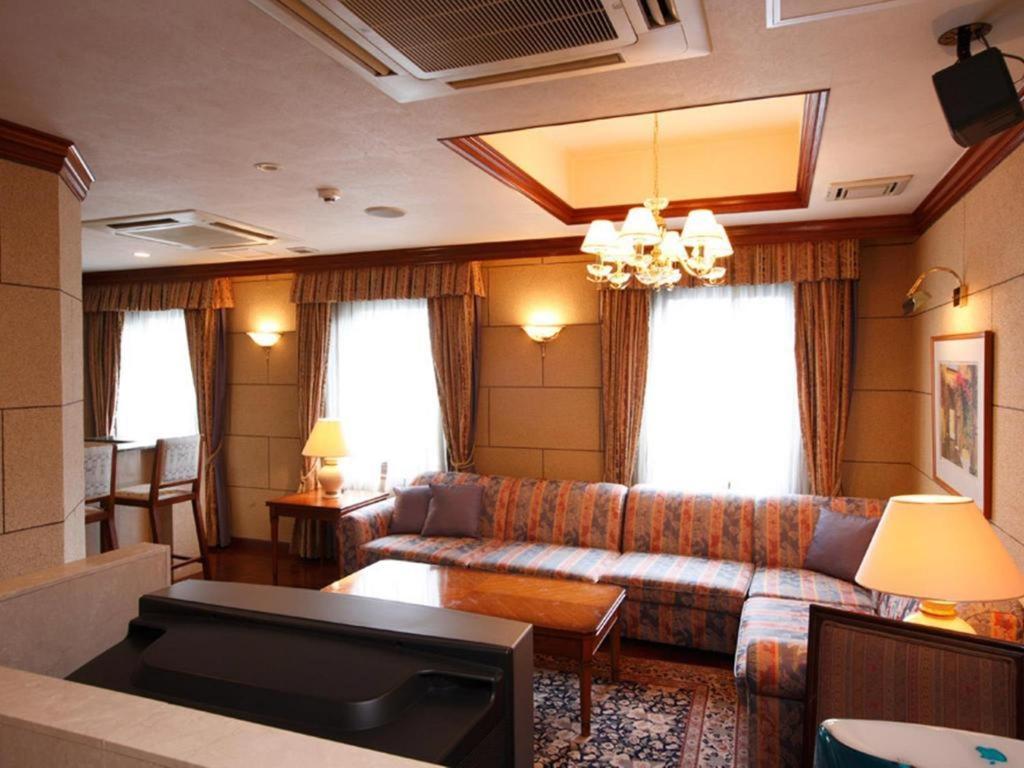 โรงแรมt พอยต์ โอซาก้า ภายนอก รูปภาพ